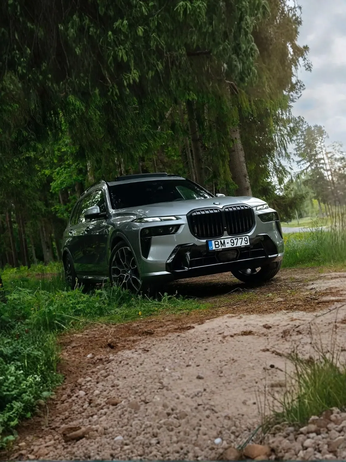 BMW X7 main banner